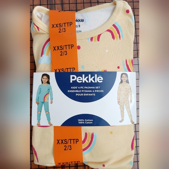 Kids 4pc pj set ~ Size 2/3. - Picture 1 of 4